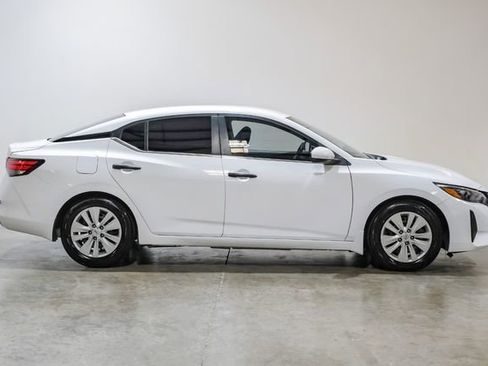 Used 2024 Nissan Sentra S image 9
