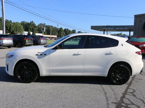 Used 2022 Maserati Levante Modena AWD/4WD image 2