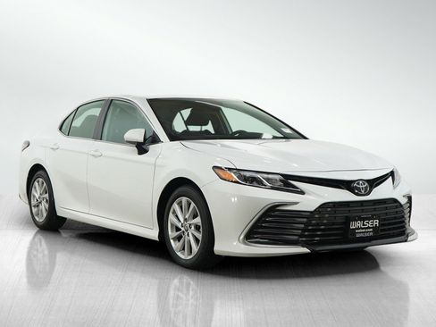 Used 2024 Toyota Camry LE FWD image 7