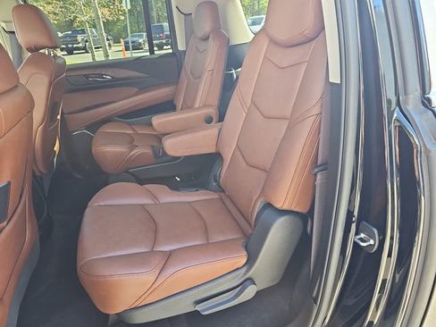 Used 2016 Cadillac Escalade ESV Luxury image 14