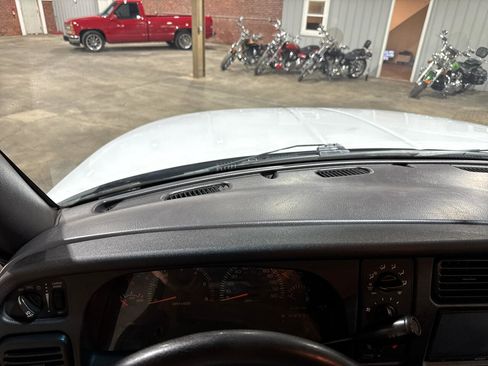 Used 2001 Dodge Ram 1500 Truck ST image 41