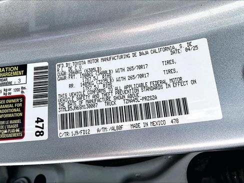 Certified 2025 Toyota Tacoma TRD Off-Road image 17