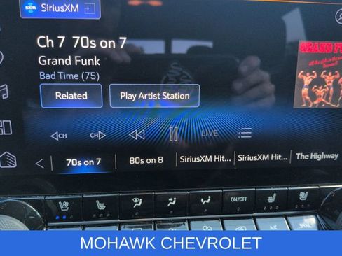 Used 2024 Chevrolet Colorado ZR2 w/ ZR2 Convenience Package III AWD/4WD image 13