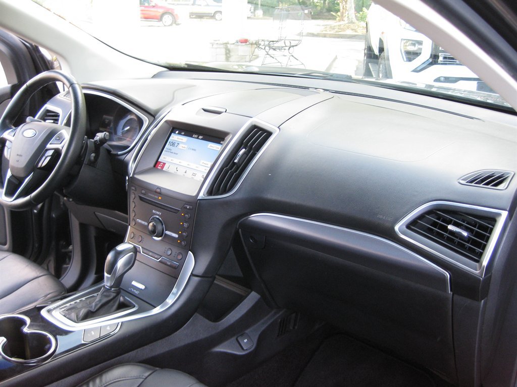 Used 2016 Ford Edge Titanium w/ Equipment Group 302A AWD/4WD image 38
