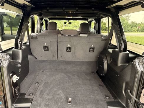 Used 2023 Jeep Wrangler Unlimited w/ Sun & Screen Package AWD/4WD image 29