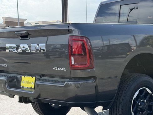 Used 2025 RAM 2500 Laramie AWD/4WD image 11