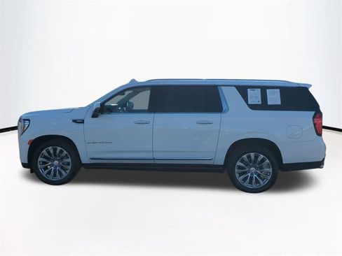 Used 2021 GMC Yukon XL Denali w/ Denali Premium Package image 8