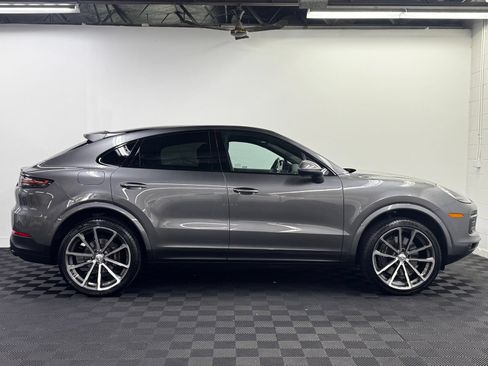 Used 2021 Porsche Cayenne Coupe w/ Premium Package AWD/4WD image 4