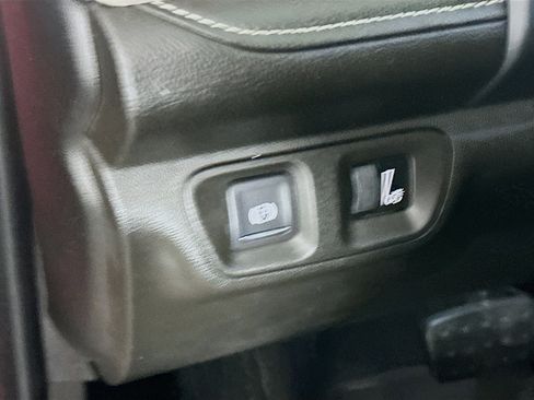 Used 2019 GMC Acadia Denali image 17