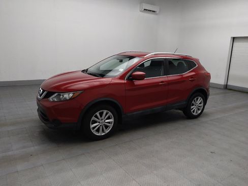 Used 2018 Nissan Rogue Sport SV image 2