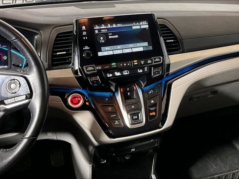 Used 2022 Honda Odyssey Touring image 5