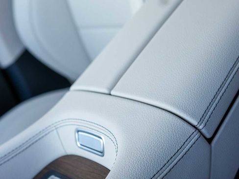 New 2026 Mercedes-Benz GLS 450 4MATIC image 54