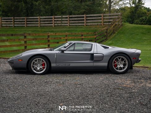 Used 2006 Ford GT image 7
