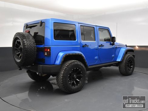 Used 2015 Jeep Wrangler Unlimited Sahara image 40