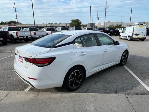 Used 2024 Nissan Sentra SV image 5