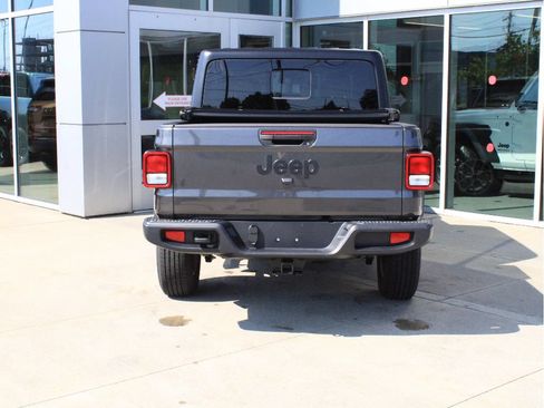 Used 2026 Jeep Gladiator Sport AWD/4WD image 7