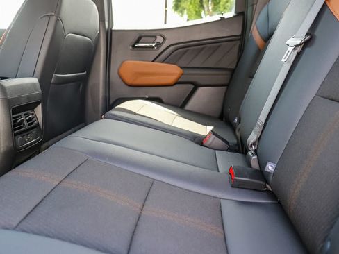 Used 2024 GMC Canyon AT4 w/ Canyon Safety Plus Package AWD/4WD image 18
