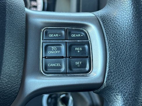 Used 2022 RAM 1500 Classic SLT image 25