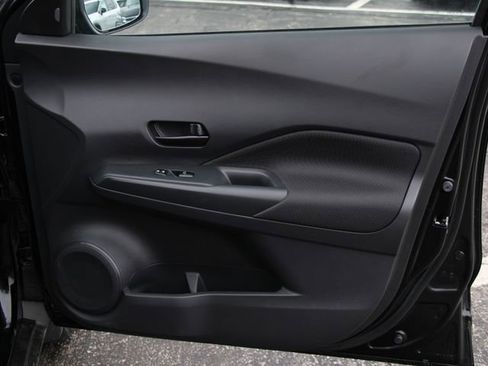 Certified 2025 Nissan Kicks Play S FWD image 29