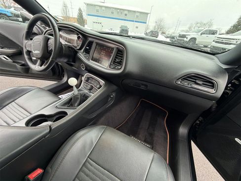 Used 2016 Dodge Challenger R/T Plus image 27