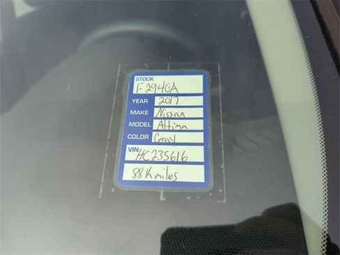 Certified 2017 Nissan Altima 2.5 SV image 6