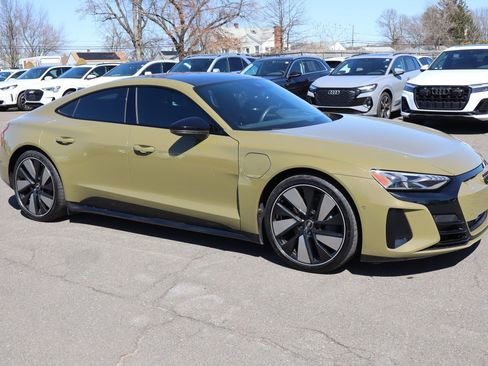 Used 2023 Audi e-tron GT Prestige image 3