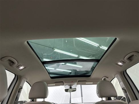 Used 2021 Volkswagen Atlas SE w/ Panoramic Sunroof Package image 22