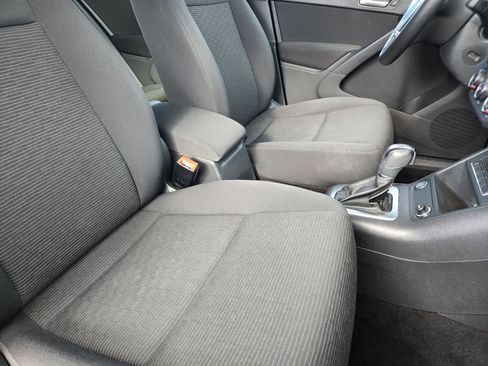 Used 2017 Volkswagen Tiguan Limited w/ Premium Package image 15