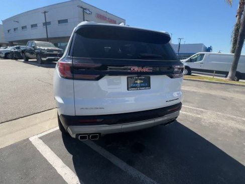 Used 2025 GMC Acadia Elevation image 7