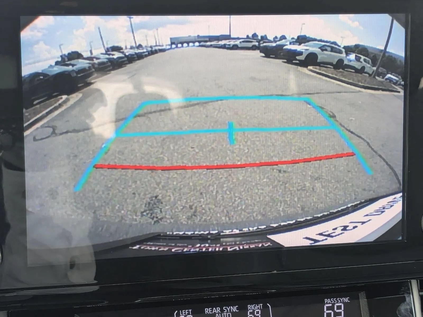Used 2022 Toyota Sienna XLE FWD image 24