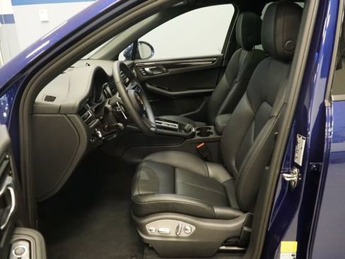 Certified 2026 Porsche Macan AWD/4WD image 23