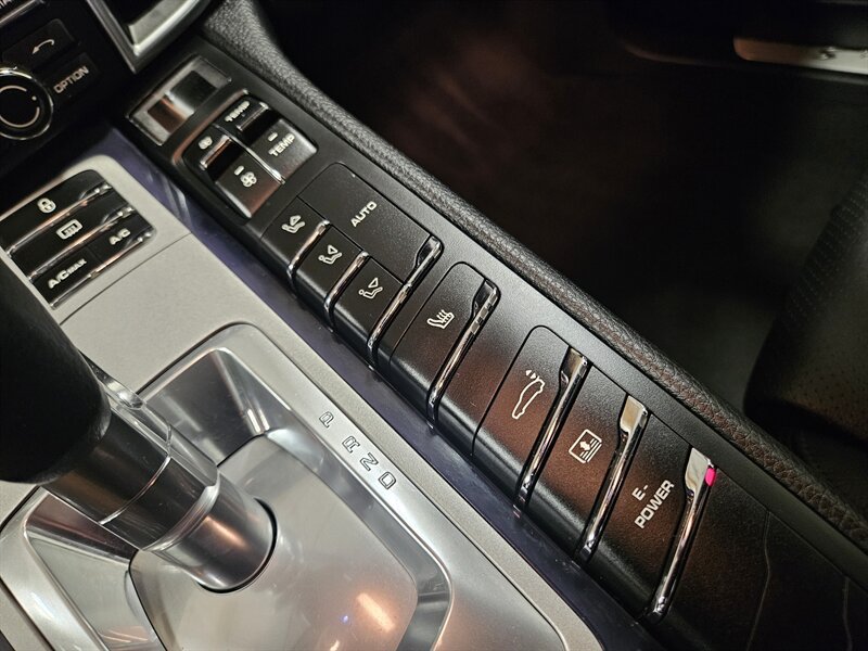 Used 2013 Porsche Panamera S RWD image 40