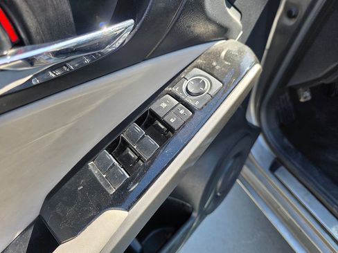 Used 2016 Lexus IS 200t image 18