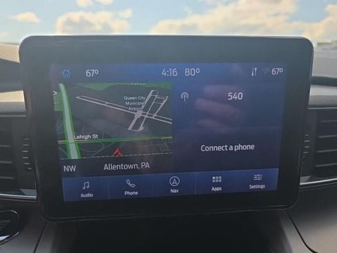 Used 2022 Ford Explorer XLT w/ Equipment Group 202A AWD/4WD image 17