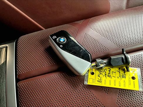 Used 2024 BMW i7 xDrive60 AWD/4WD image 14