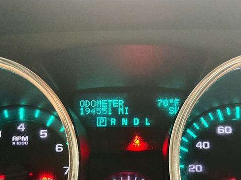 Used 2010 Chevrolet Traverse LT w/ Personal Connectivity Package FWD image 13