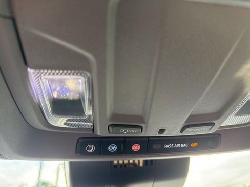 Used 2022 Chevrolet Silverado 1500 Custom image 18