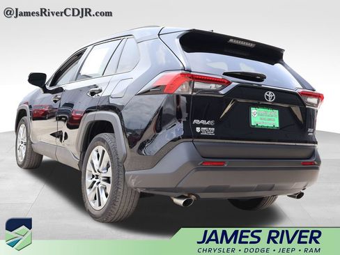 Used 2023 Toyota RAV4 XLE Premium AWD/4WD image 3