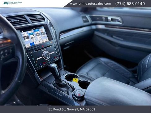 Used 2017 Ford Explorer Platinum AWD/4WD image 29
