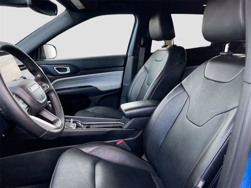 Used 2023 Jeep Compass Latitude image 21