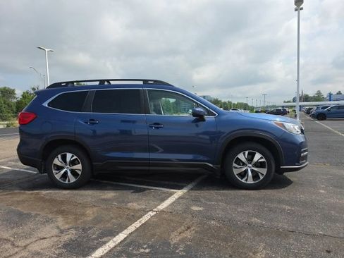 Used 2019 Subaru Ascent Premium w/ Popular Package #2A AWD/4WD image 2