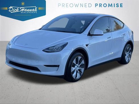 Used 2022 Tesla Model Y Long Range image 1
