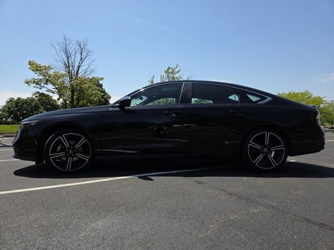 Certified 2025 Honda Accord Sport image 19