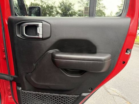 Used 2018 Jeep Wrangler Unlimited Sport S AWD/4WD image 21
