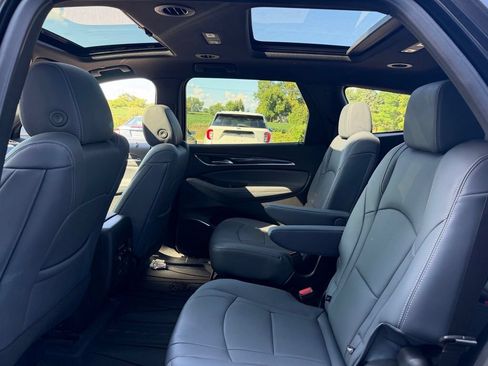 Used 2024 Buick Enclave Essence w/ Experience Buick Package AWD/4WD image 17
