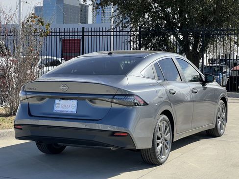 New 2026 Nissan Sentra SL w/ Floor Mat Package FWD image 4