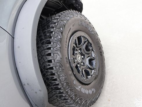 Used 2024 Ford Bronco Wildtrak AWD/4WD image 39