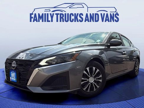 Used 2023 Nissan Altima 2.5 S FWD image 1
