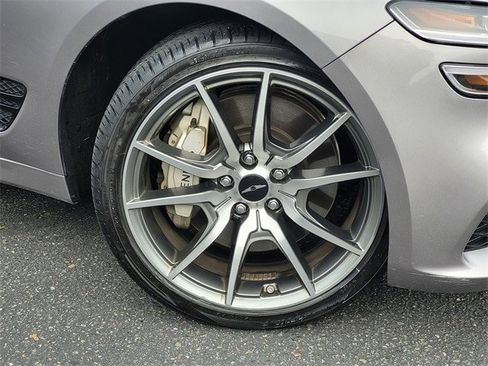 Used 2025 Genesis G70 2.5T image 9