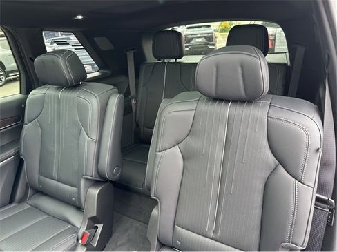 New 2026 Cadillac Vistiq Luxury image 15